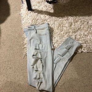 WORN ONCE! American Eagle Light Wash Ripped Jeans